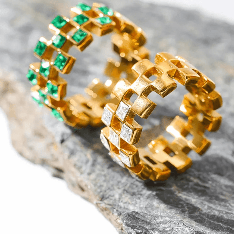 Anel Quadriculado com Zircônia - DELICATTA