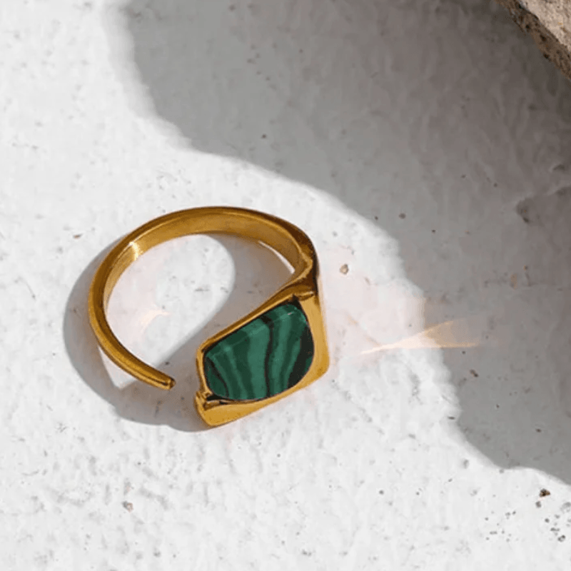 Anel Vintage com Pedra Natural - DELICATTA