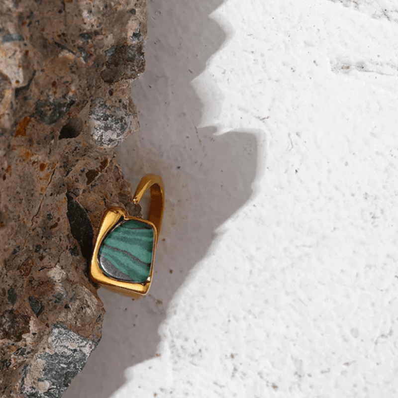 Anel Vintage com Pedra Natural - DELICATTA