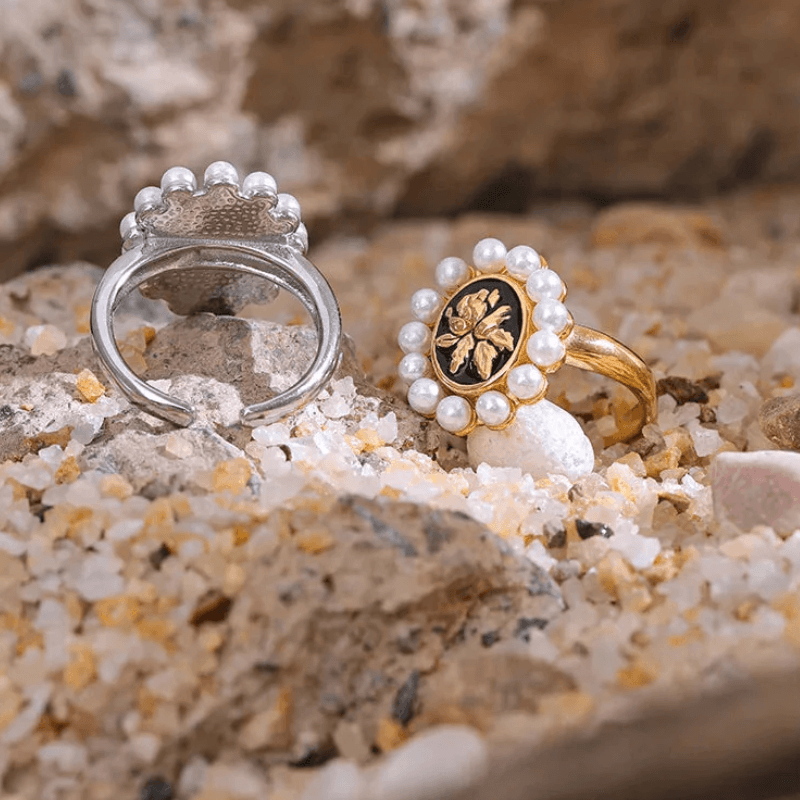 Anel Regulável Adornado com Pérolas - DELICATTA