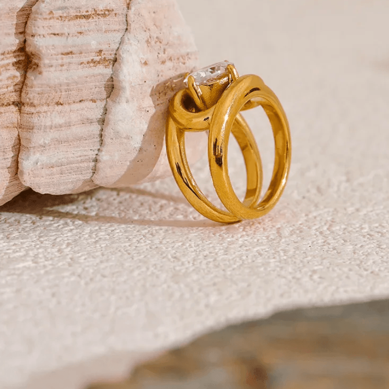 Anel Dividido com Zircônia Central- DELICATTA