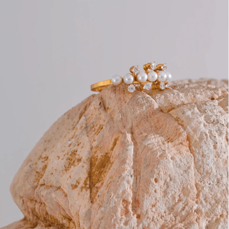 Anel Ajustável com Pérolas - DELICATTA