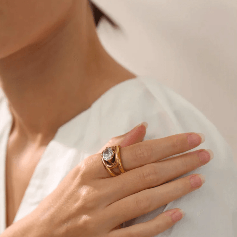 Anel Dividido com Zircônia Central- DELICATTA