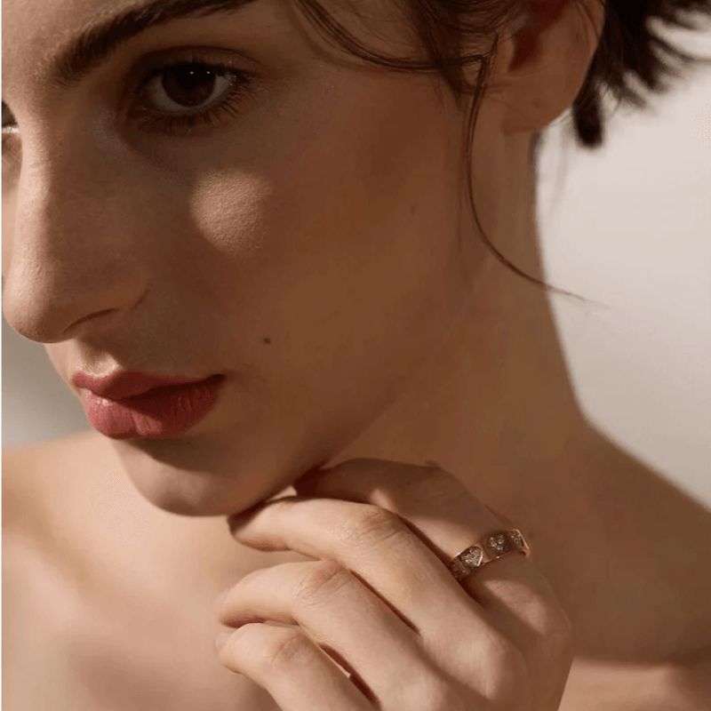 Anel Coração Cravejado com Zircônia - DELICATTA