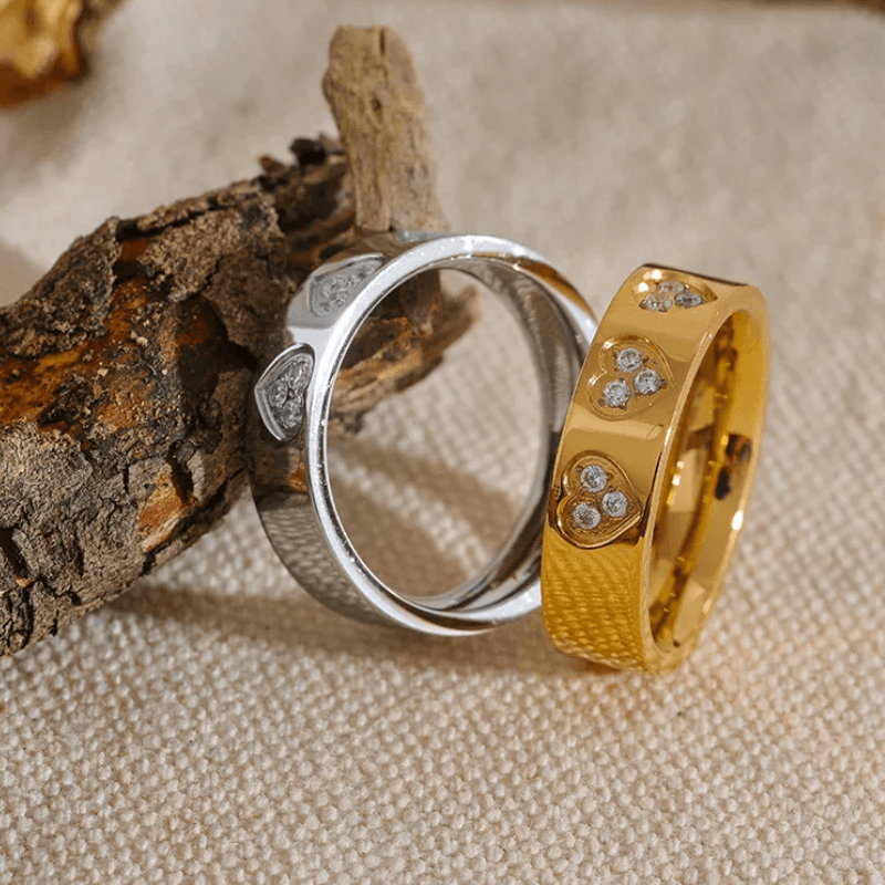 Anel Coração Cravejado com Zircônia - DELICATTA