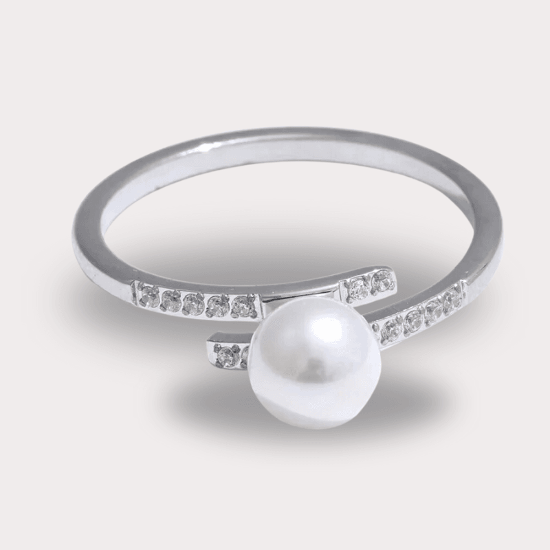 Anel Cravejado e com Pérola Central - DELICATTA